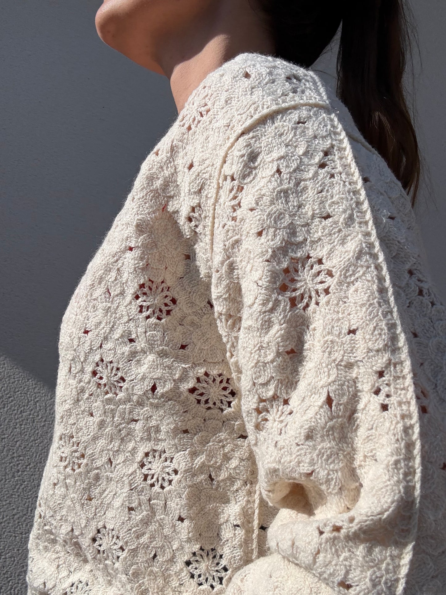 GILET MANCHES LONGUES EN CROCHET BEIGE